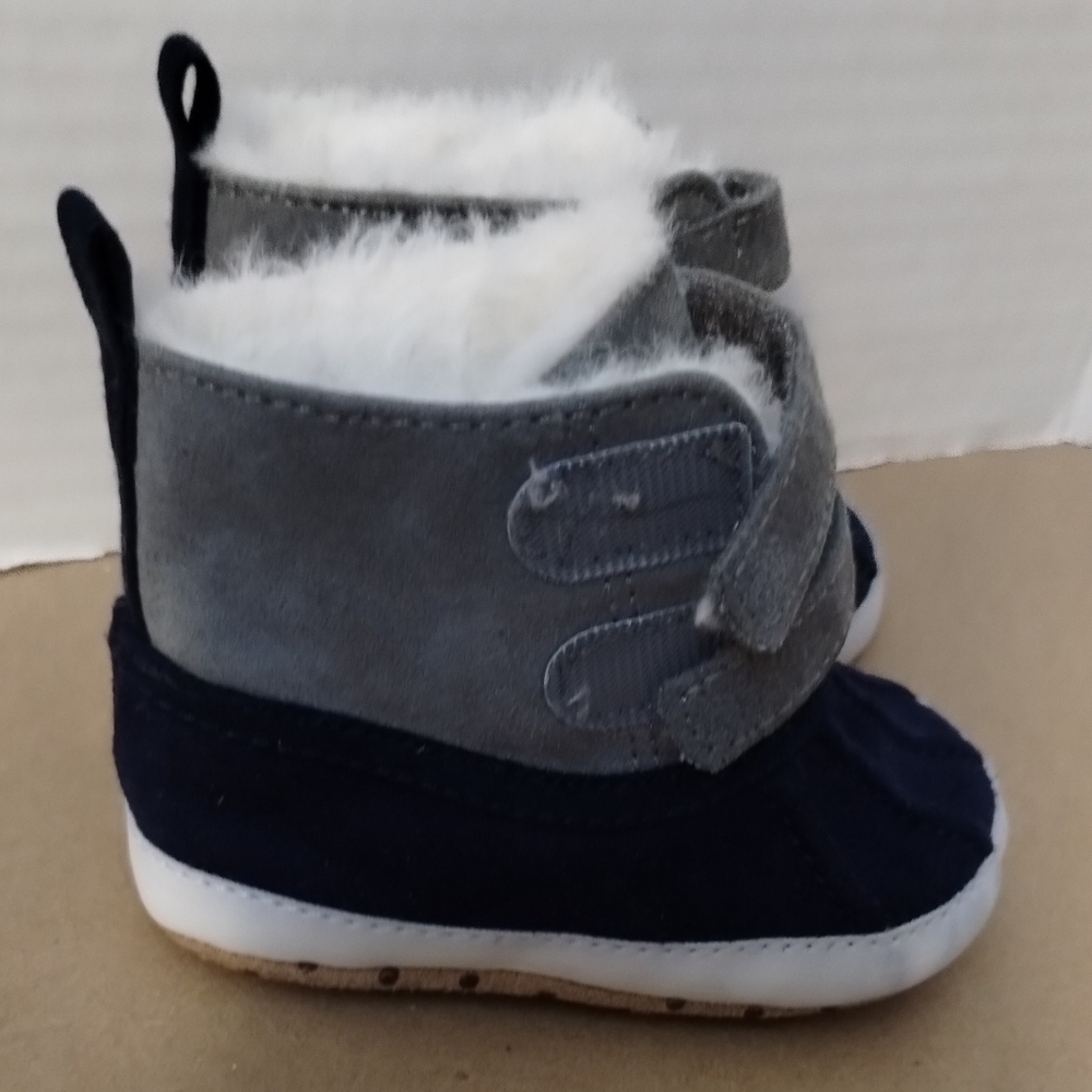 Old Navy Infant Faux Suede Booties in Navy/Gray